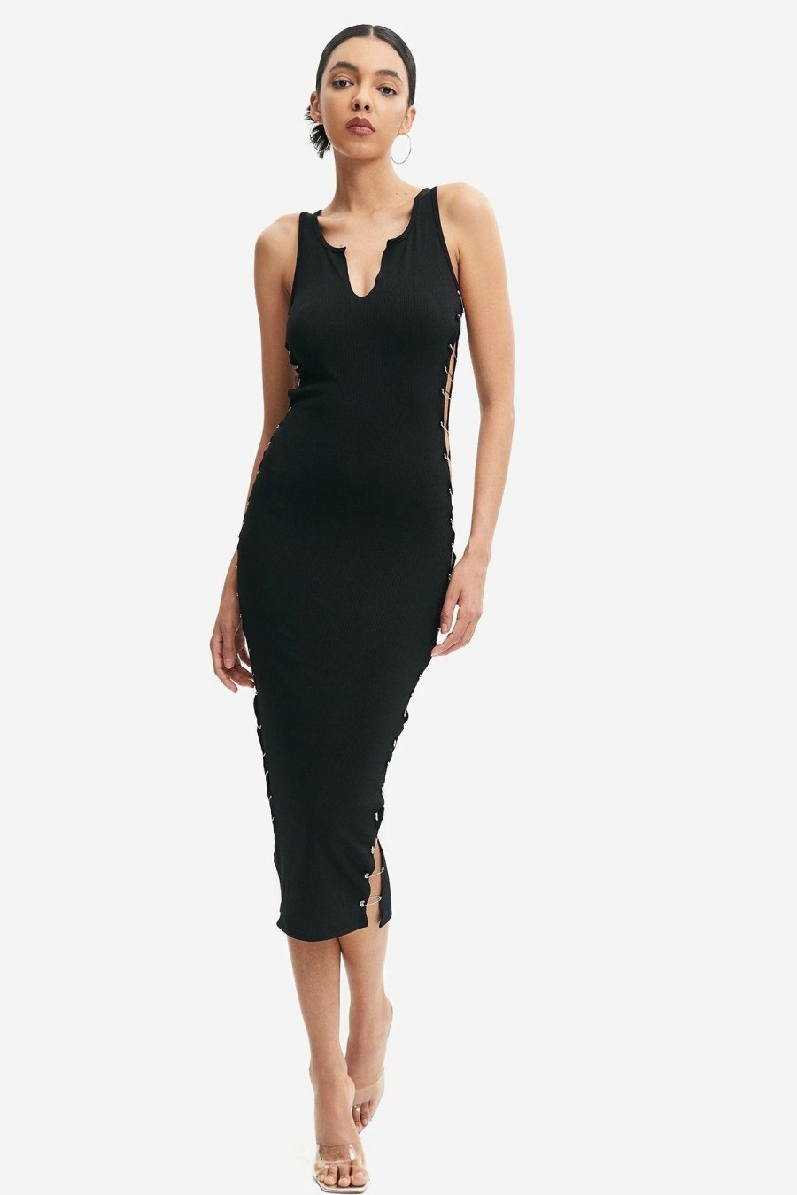 Best * Solado Notched Neck Pin Detail Sleeveless Midi Dress Black